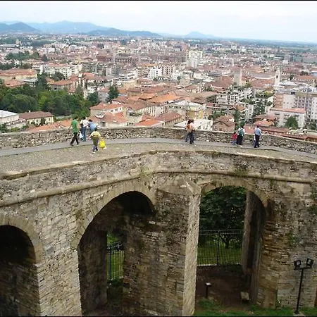 Casa M.v. 公寓 贝尔加莫